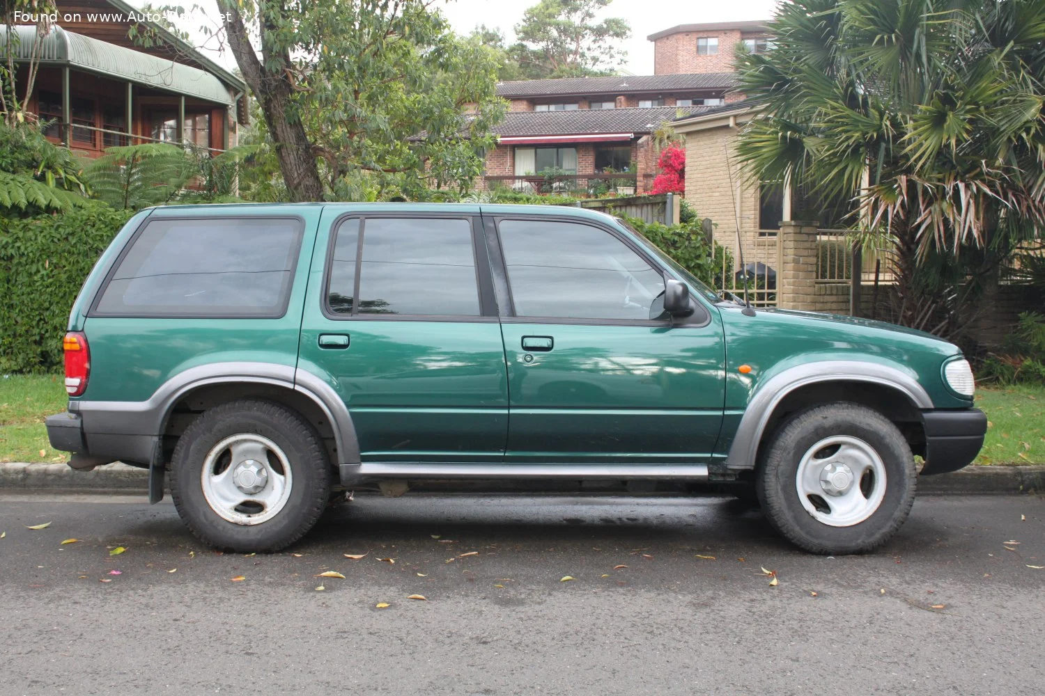 Ford Explorer 4.0 V6 (155 Hp)1995 - 2003 thumbnail 4