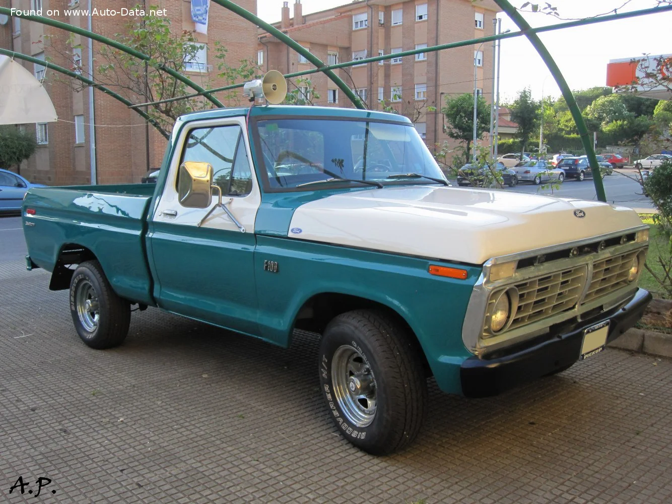 Ford F-Series F-100/F-150 3.9 240 Six (115 Hp)1973 - 1974 - 1