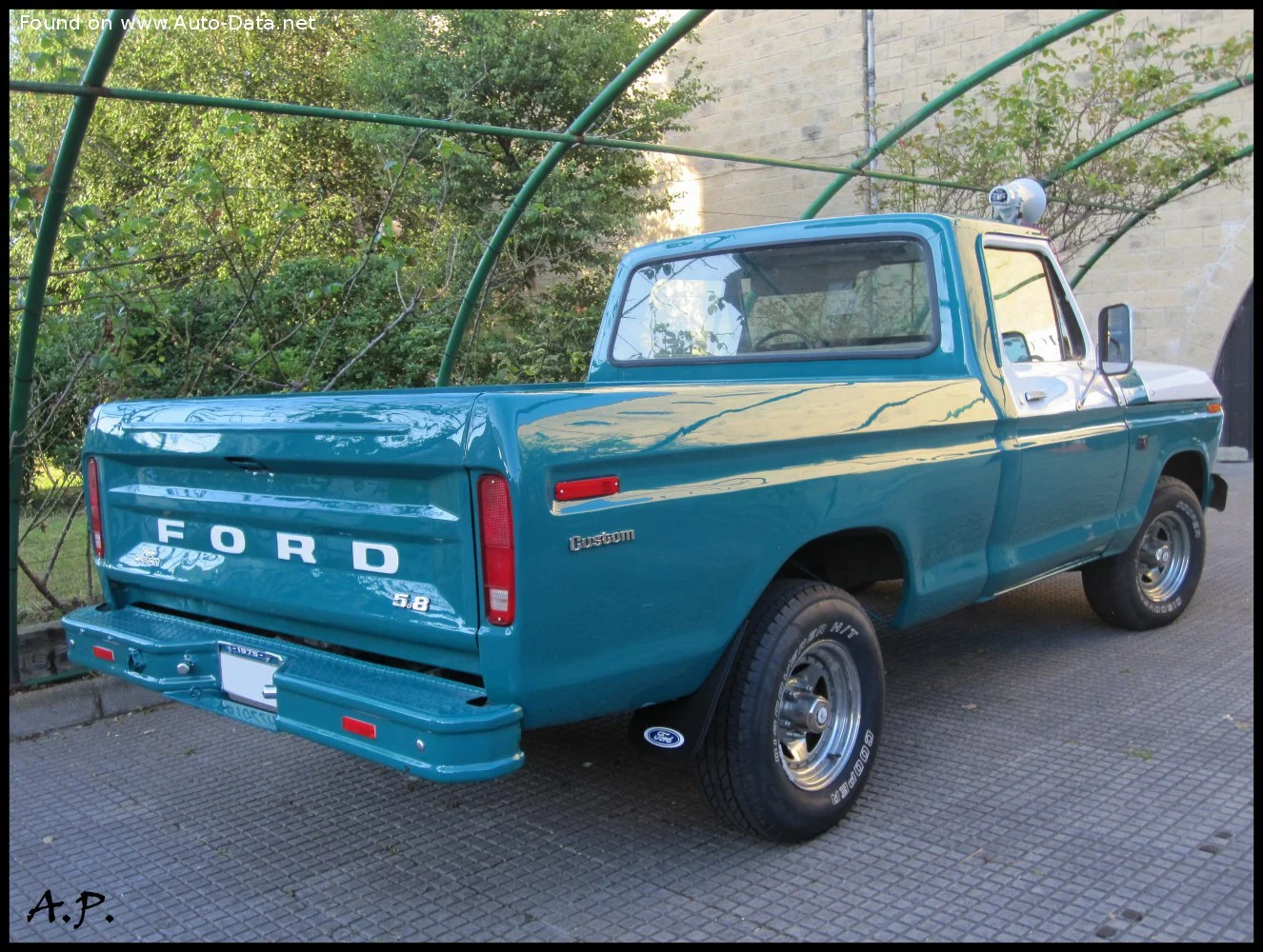 Ford F-Series F-100/F-150 3.9 240 Six (115 Hp)1973 - 1974 thumbnail 2