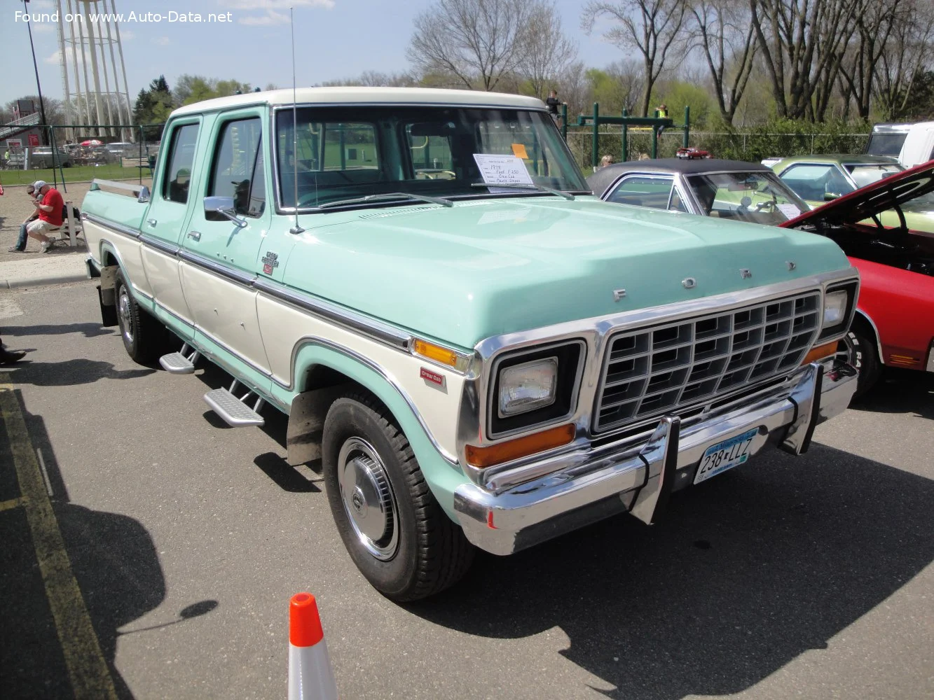Ford F-Series F-250 4.9 300 Six (113 Hp)1975 - 1979 - 1