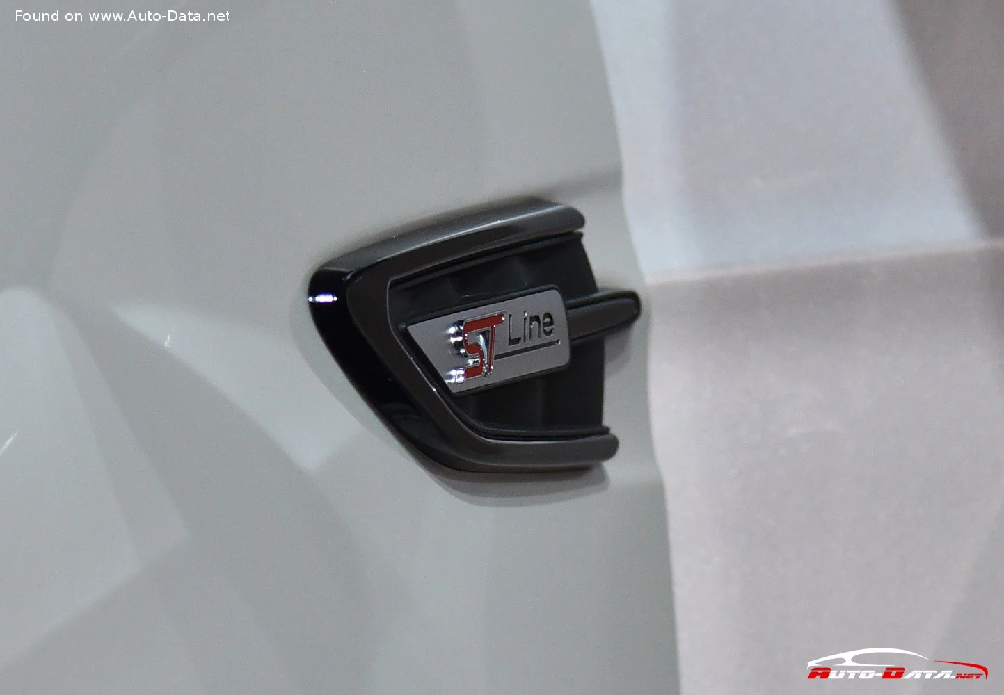 Ford Kuga 1.5 EcoBoost (120 Hp)2016 - 2018 thumbnail 13