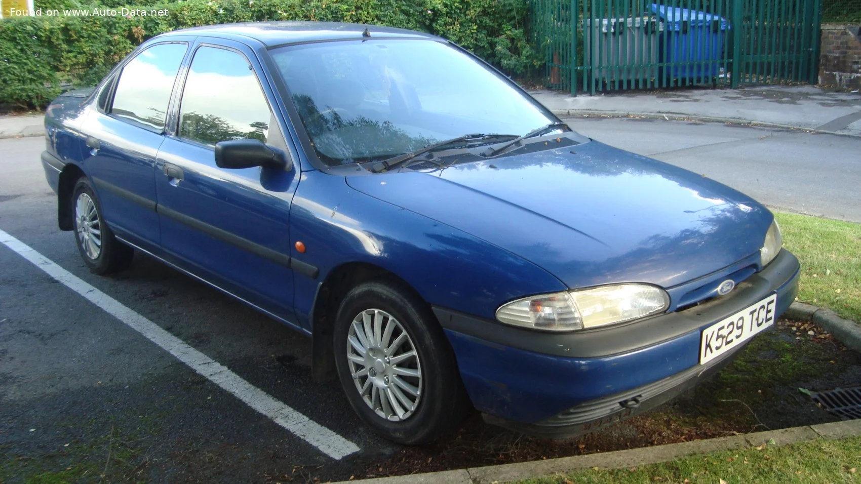 Ford Mondeo 1.6 i 16V (88 Hp)1994 - 1996 thumbnail 3