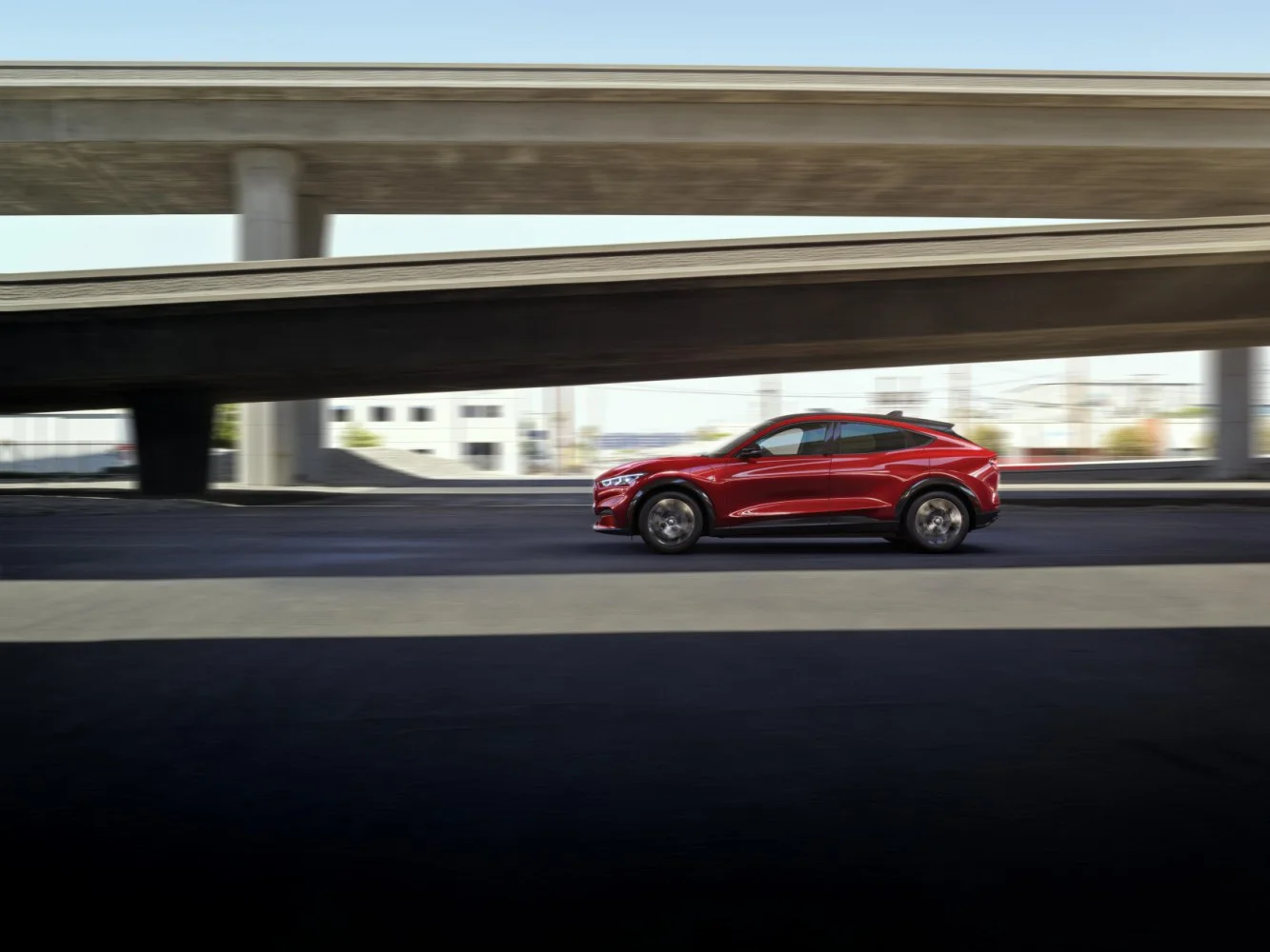 Ford Mustang Mach-E Extended Range 98.7 kWh (294 Hp)2020 - thumbnail 16