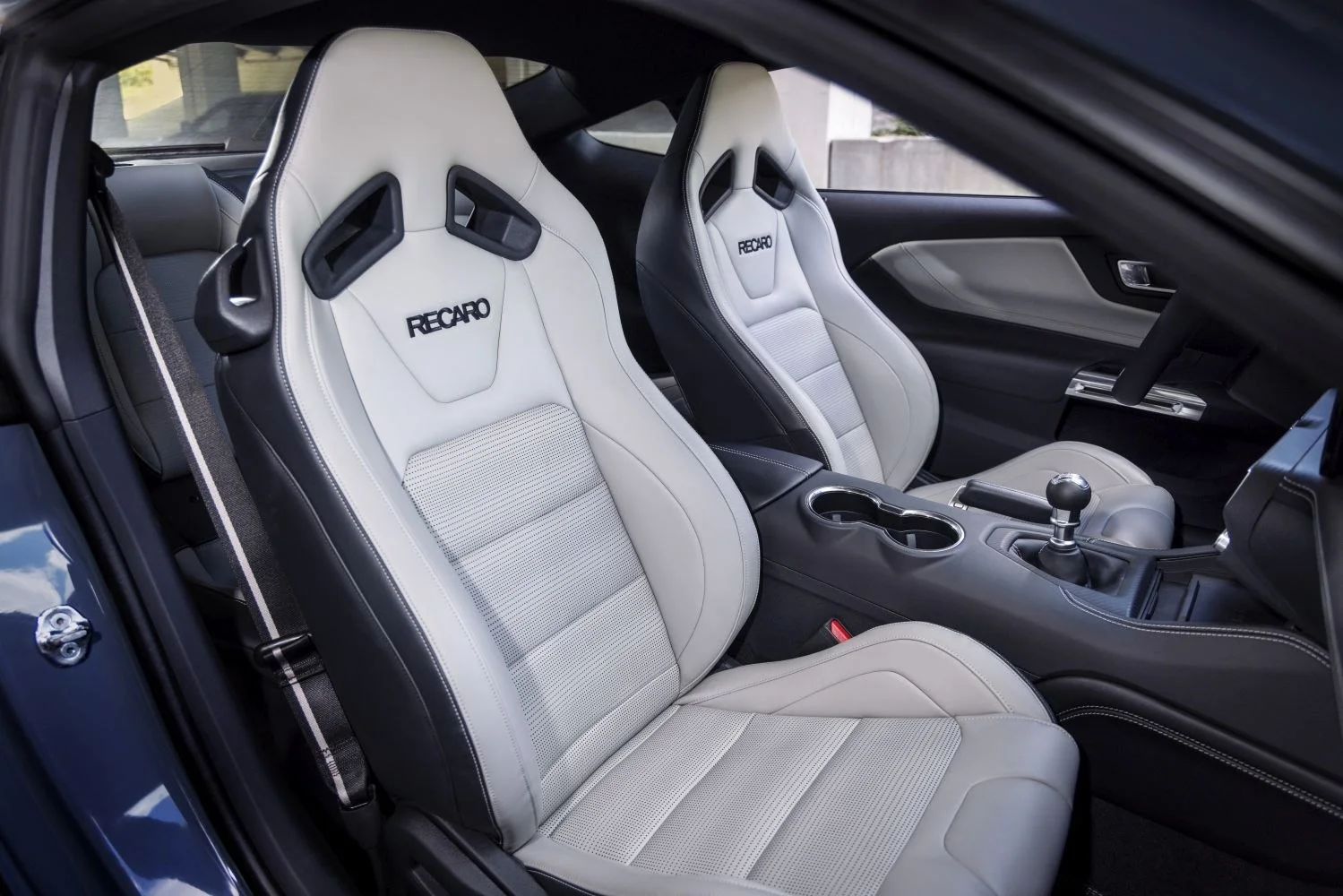 Ford Mustang 2.3 EcoBoost (315 Hp) SelectShift2023 - thumbnail 17