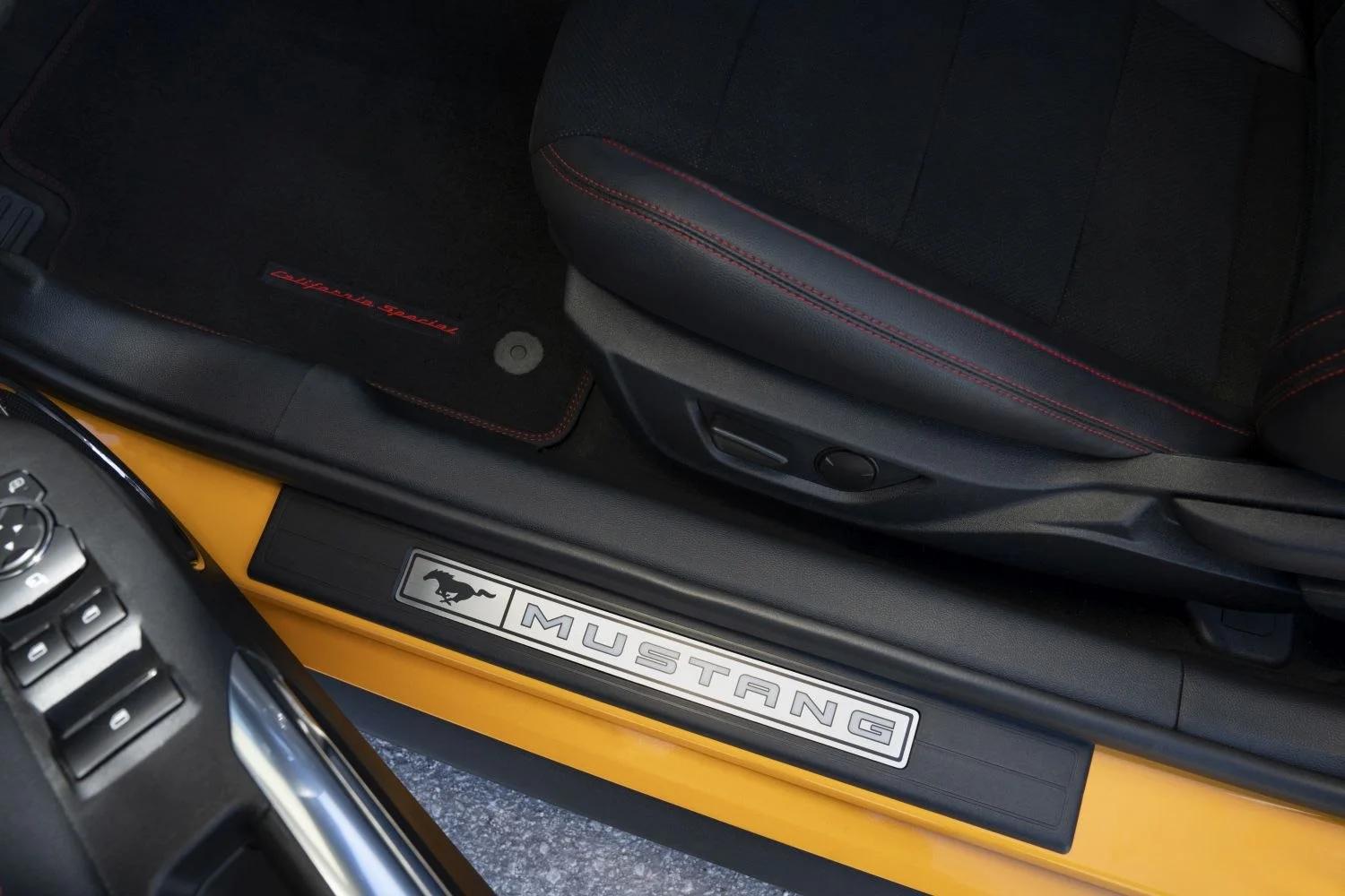 Ford Mustang 2.3 GTDi EcoBoost (310 Hp)2017 - 2023 thumbnail 15