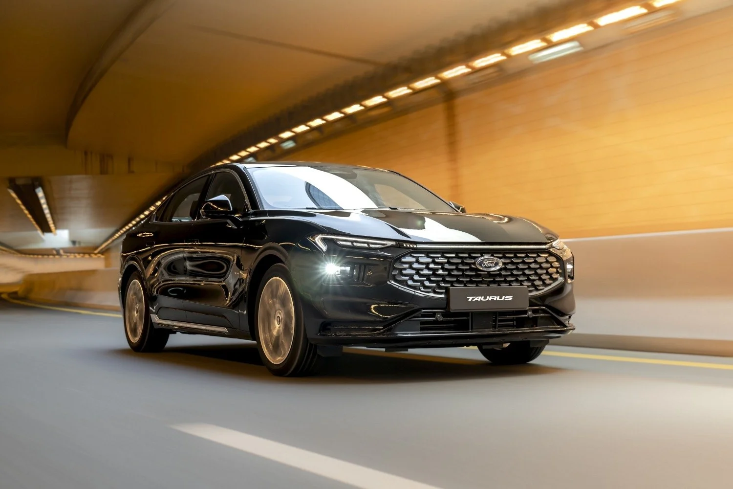 Ford Taurus 2.0L GTDI (232 Hp) Automatic2022 - thumbnail 10