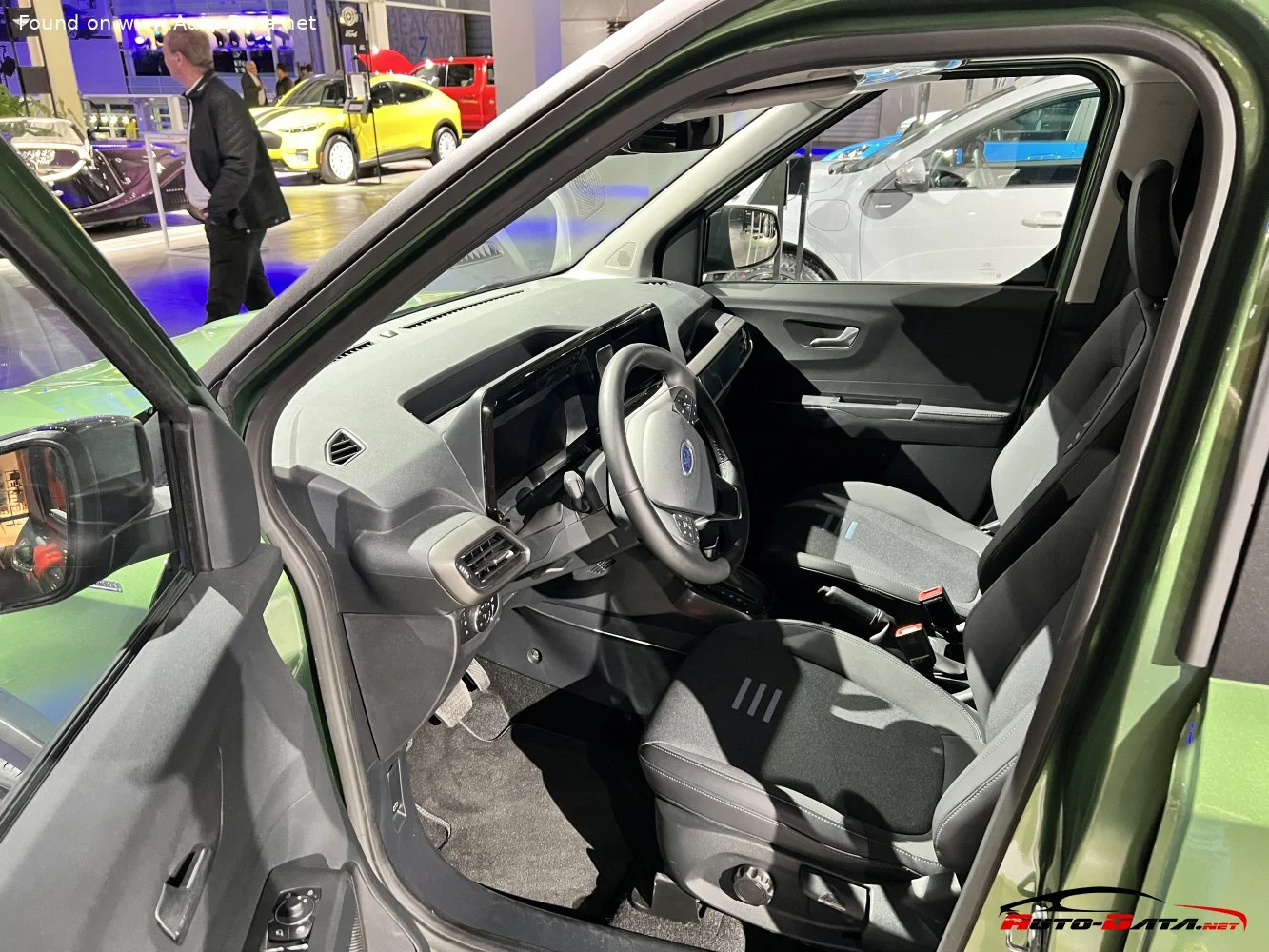 Ford Tourneo Courier 1.0 EcoBoost (125 Hp)2023 - thumbnail 17