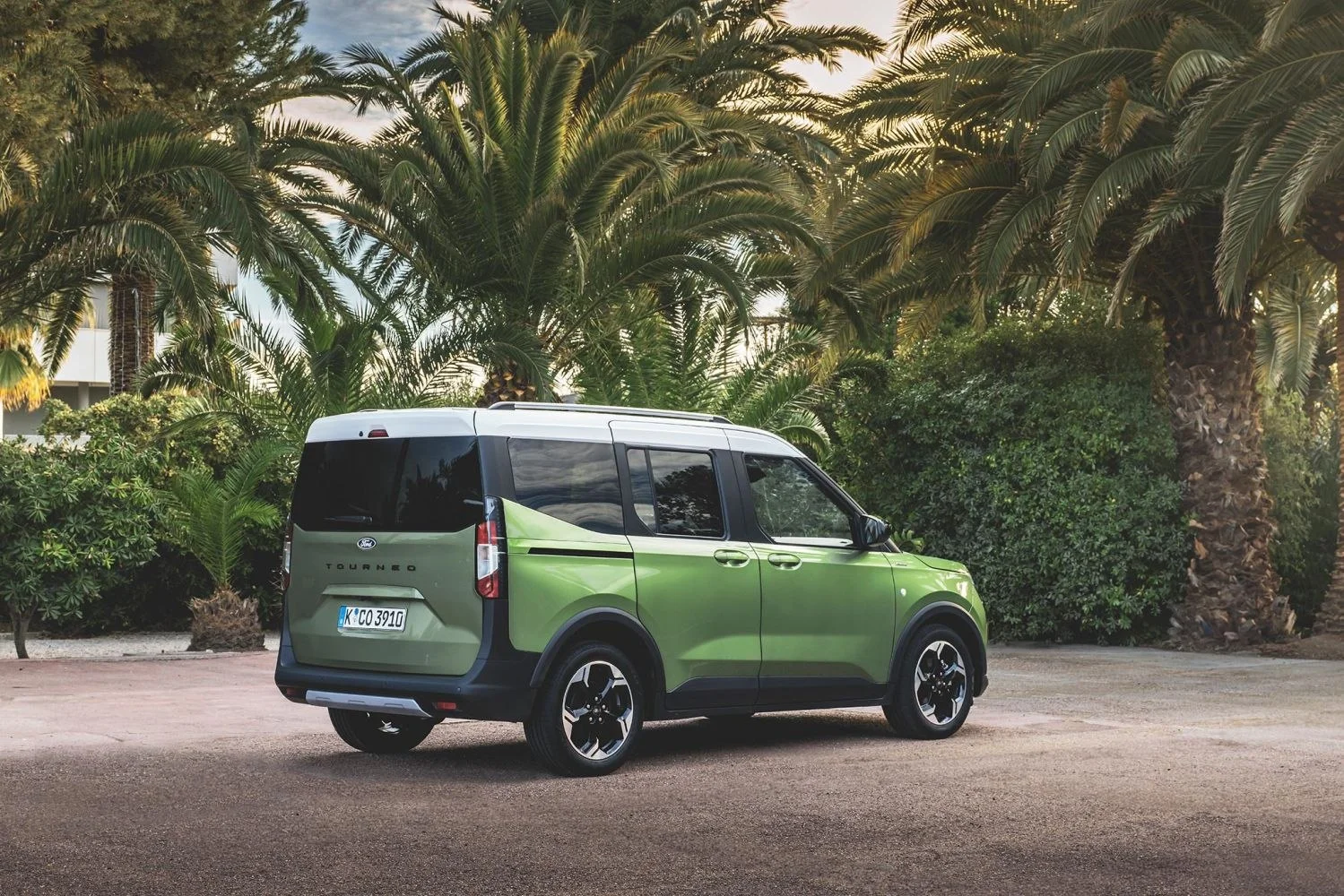 Ford Tourneo Courier 1.0 EcoBoost (125 Hp)2023 - thumbnail 3