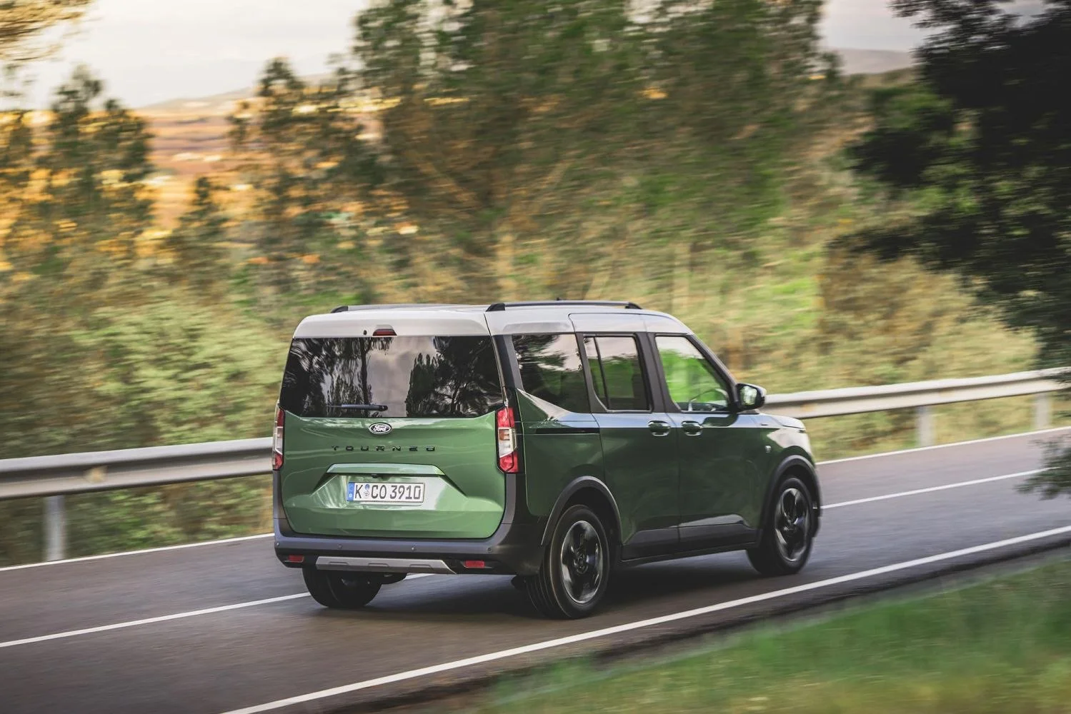 Ford Tourneo Courier 1.0 EcoBoost (125 Hp)2023 - thumbnail 5