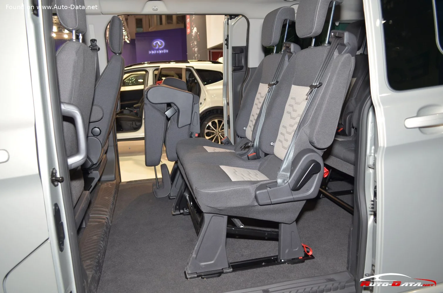 Ford Tourneo Custom 2.2 Duratorq TDCi (100 Hp)2012 - 2017 thumbnail 7
