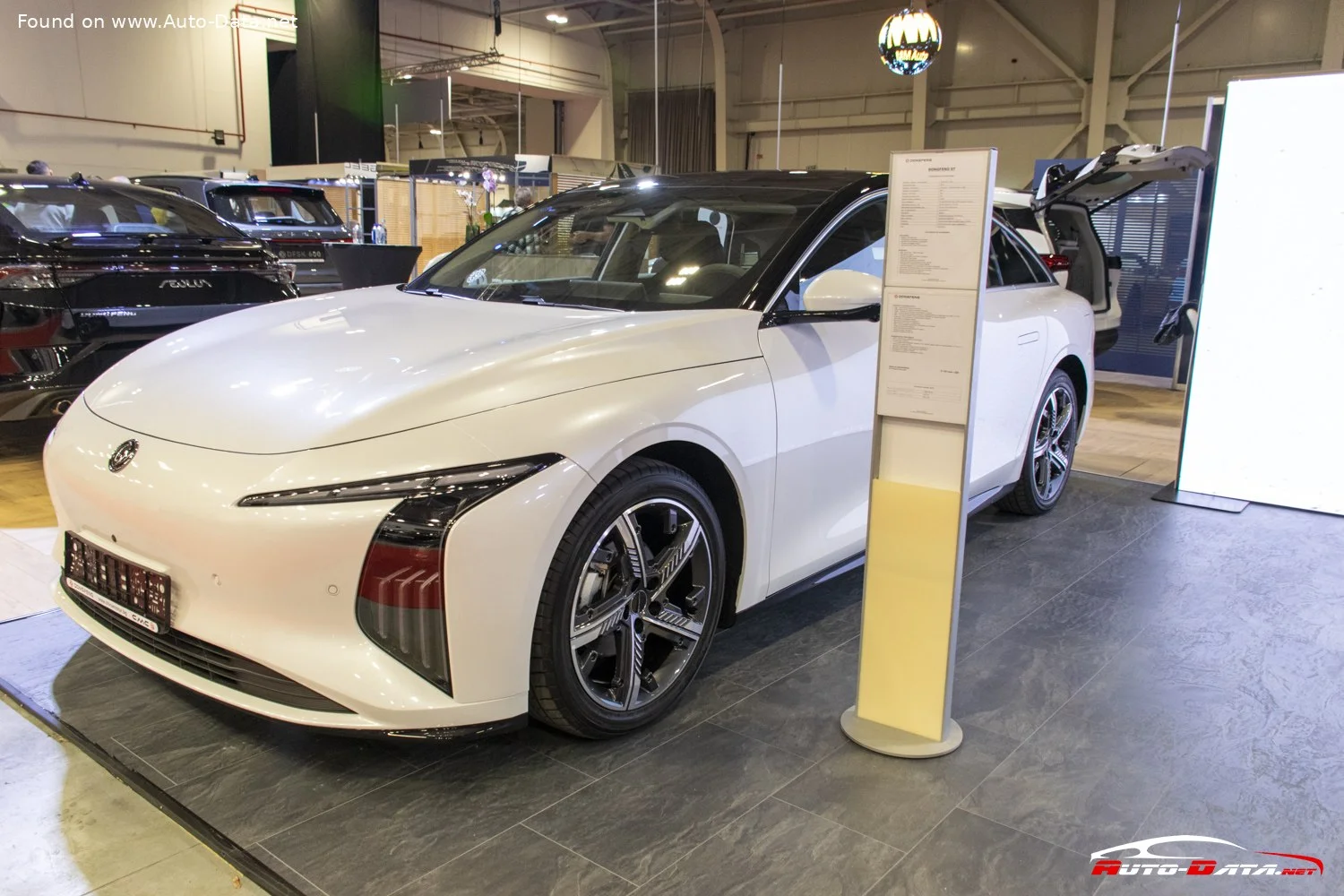 Forthing Xinghai S7 56.8 kWh (218 Hp)2024 - thumbnail 2