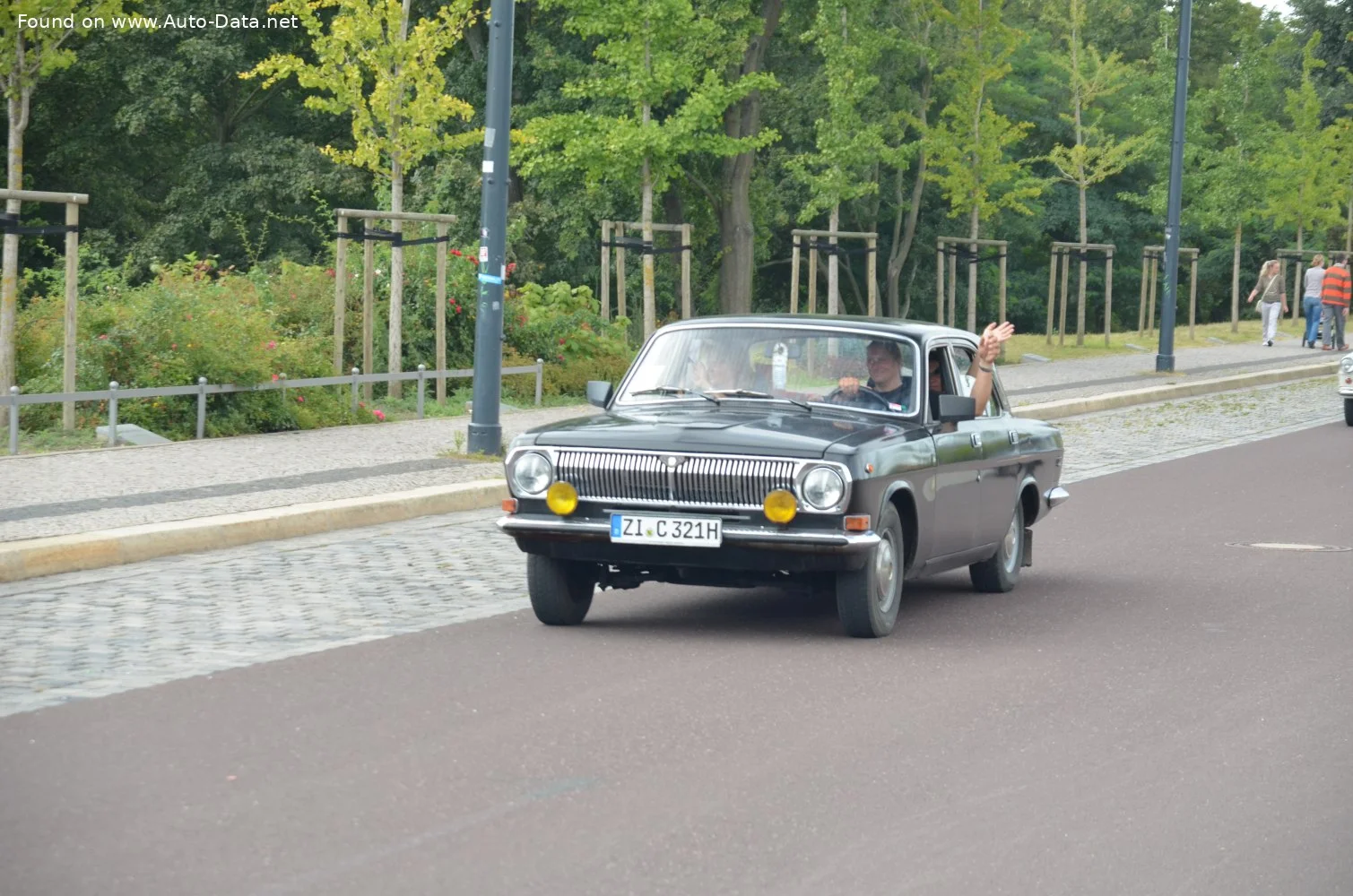 GAZ 24 2.4 (100 Hp)1986 - 1992 thumbnail 2