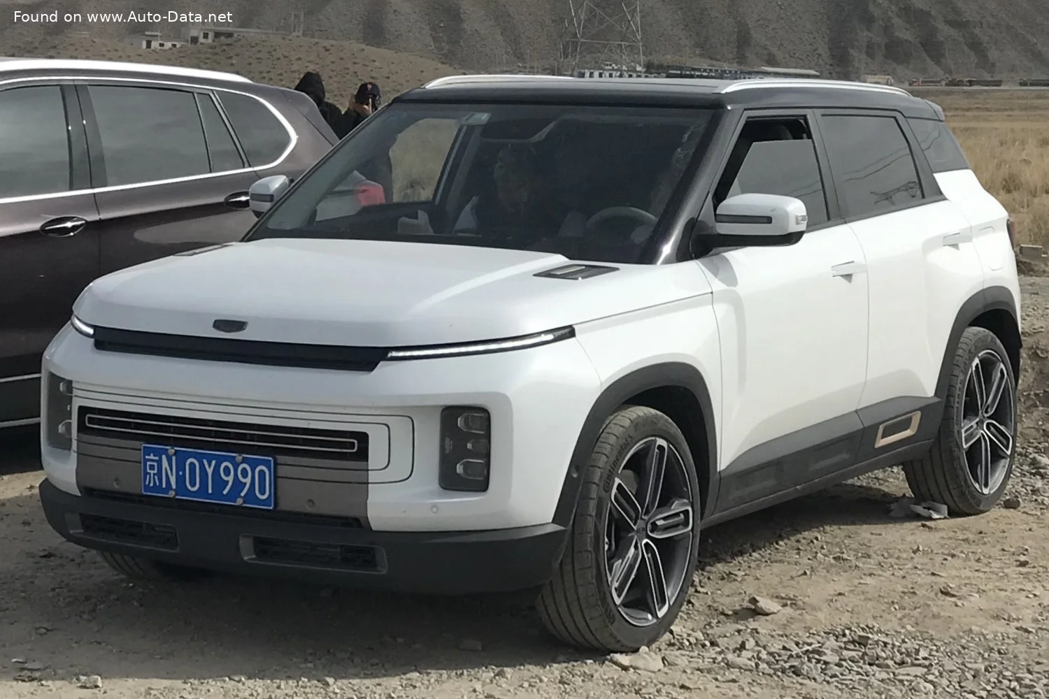 Geely Icon 260T (177 Hp) DCT2020 - - 1