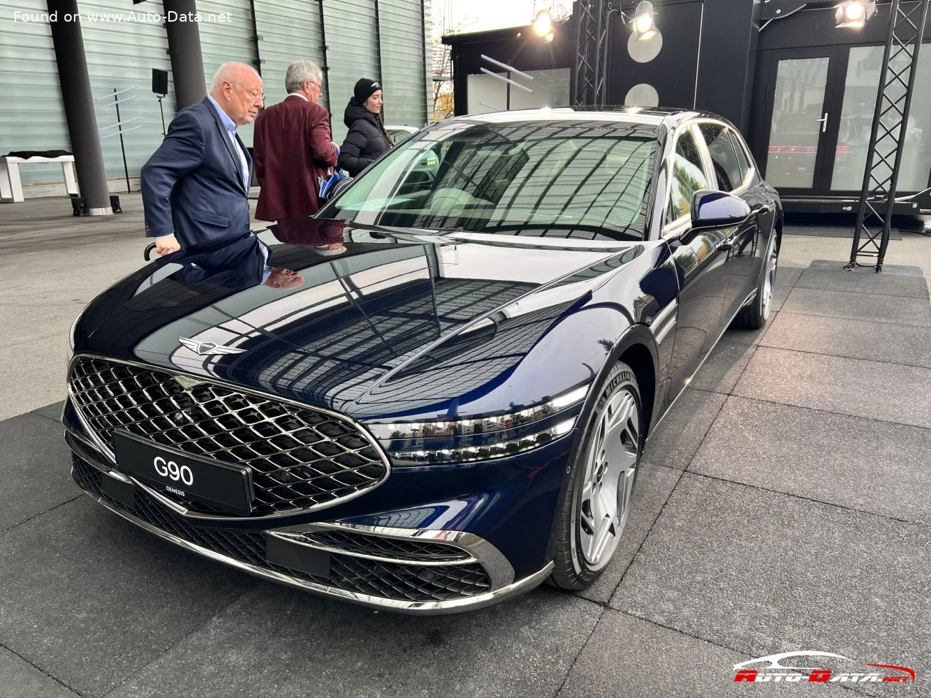 Genesis G90/EQ900 3.5 T-GDi e-S/C V6 (415 Hp) Mild Hybrid AWD Automatic 4 Seat2022 - thumbnail 2