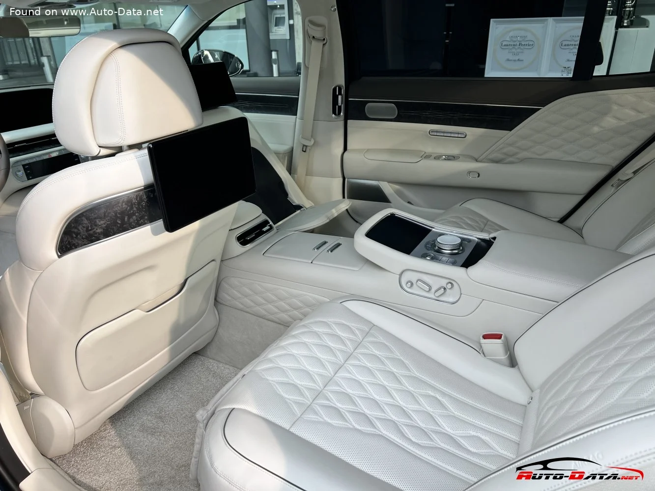 Genesis G90/EQ900 3.5 T-GDi e-S/C V6 (415 Hp) Mild Hybrid AWD Automatic 4 Seat2022 - thumbnail 9