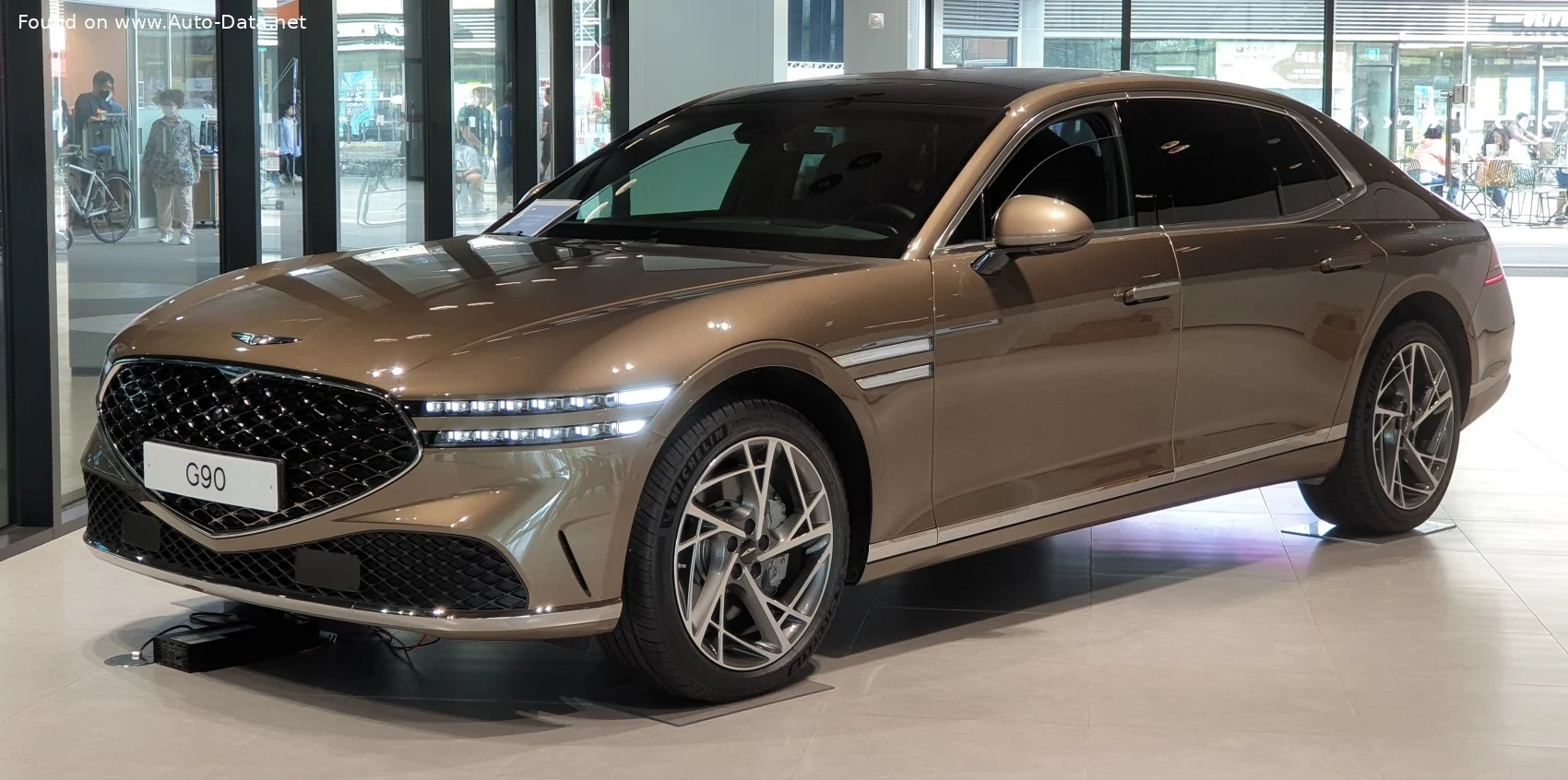 Genesis G90/EQ900 3.5 T-GDi e-S/C V6 (415 Hp) Mild Hybrid Automatic 4 Seat2022 - - 1