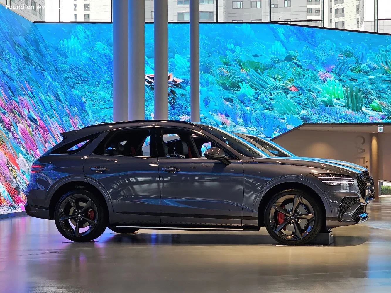 Genesis GV70 2.5 T-GDi (304 Hp) Automatic2024 - thumbnail 6