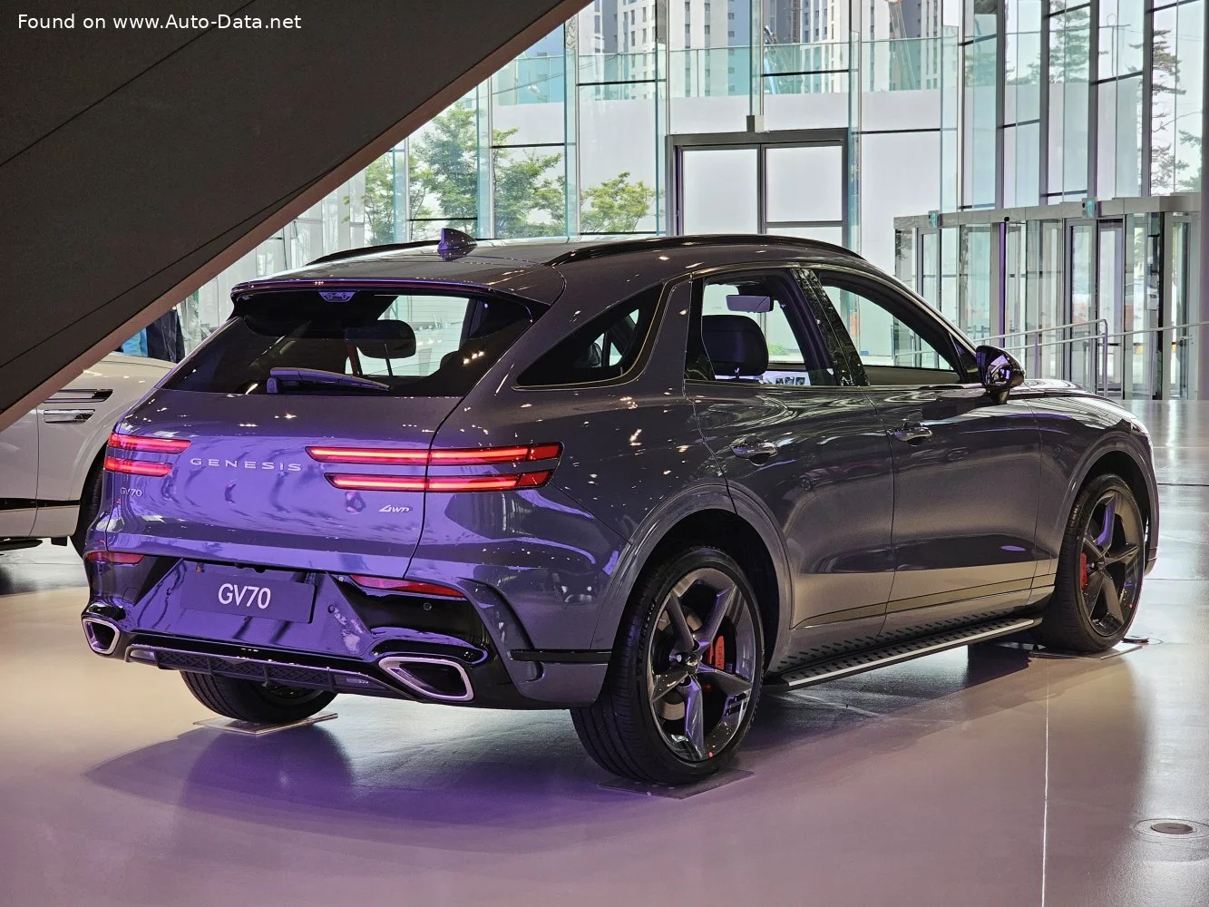 Genesis GV70 2.5 T-GDi (304 Hp) Automatic2024 - thumbnail 9