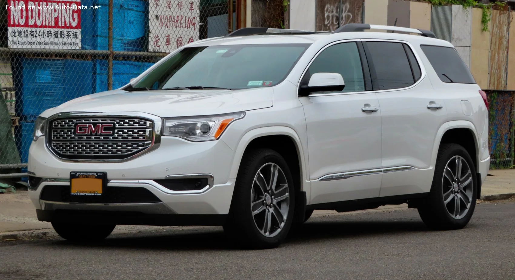 GMC Acadia 2.5 (193 Hp) Automatic2016 - 2019 thumbnail 3
