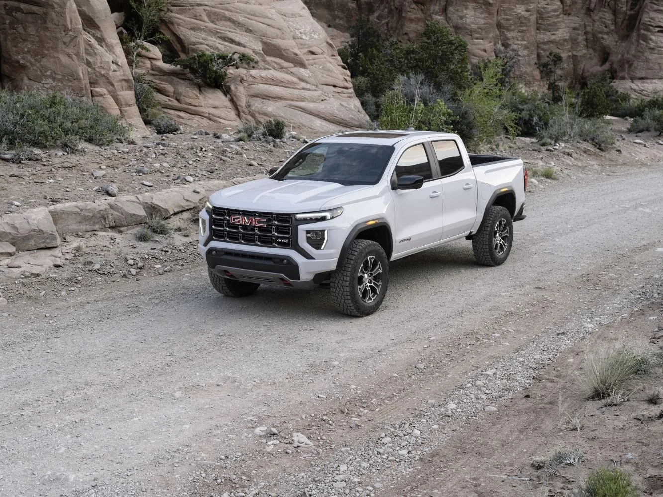 GMC Canyon 2.7L Turbo (313 Hp) 4WD Hydra-Matic2023 - thumbnail 2