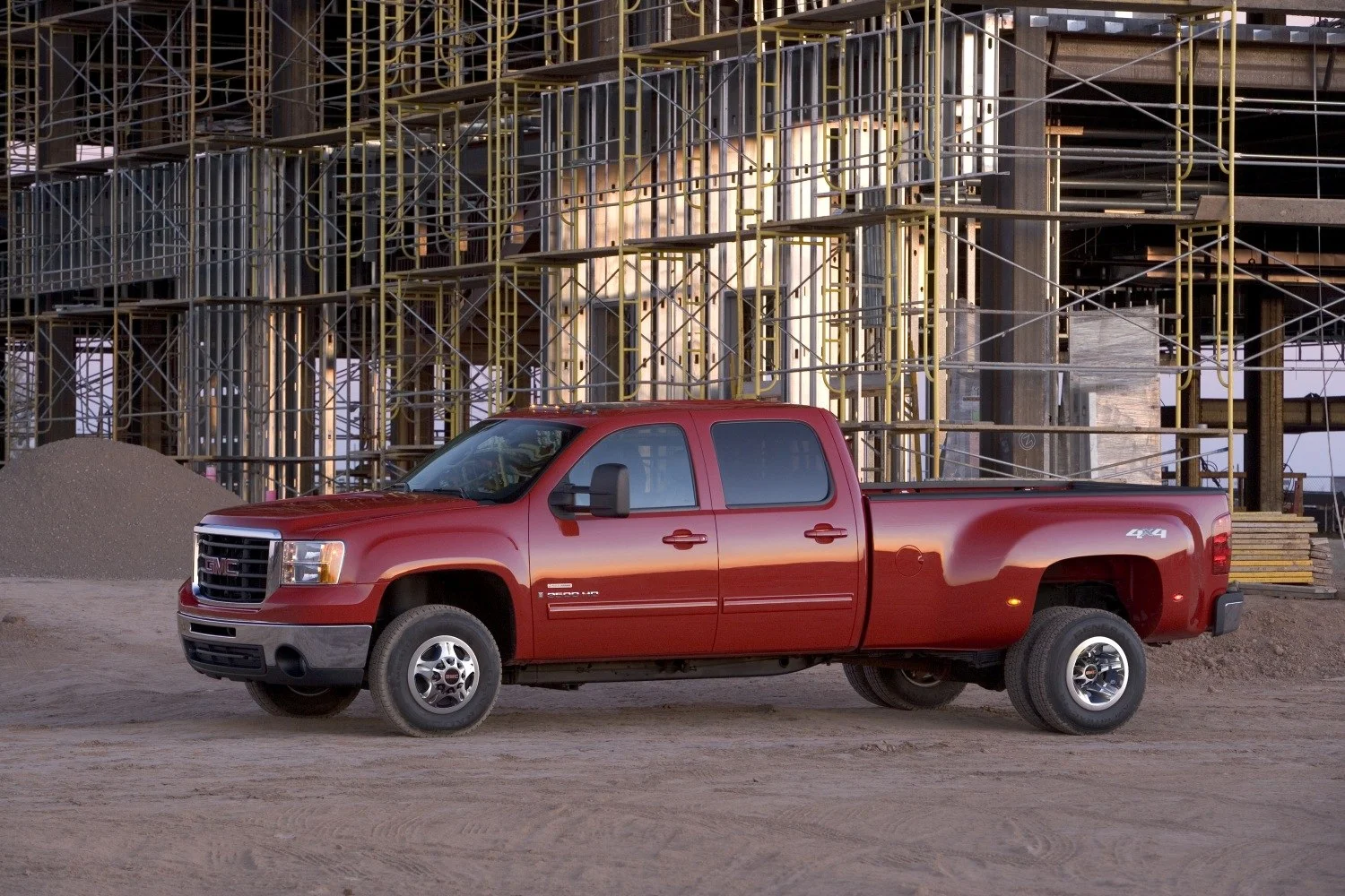 GMC Sierra 3500HD 6.0 V8 (360 Hp) 4WD DRW Automatic2007 - 2010 thumbnail 2