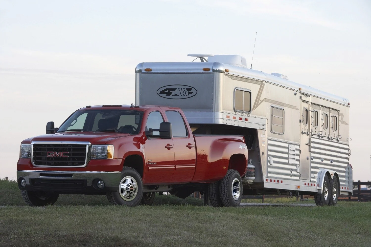 GMC Sierra 3500HD 6.0 V8 (360 Hp) 4WD DRW Automatic2007 - 2010 thumbnail 3