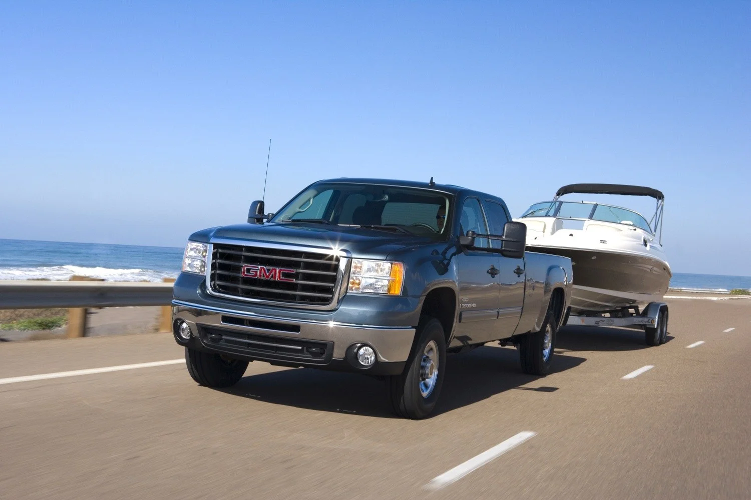 GMC Sierra 3500HD 6.0 V8 (360 Hp) 4WD DRW Automatic2007 - 2010 thumbnail 5