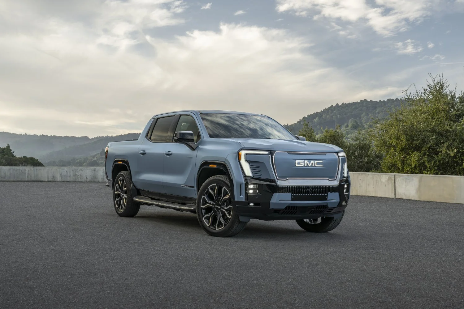 GMC Sierra EV GMC Sierra EV Crew Cab - 1