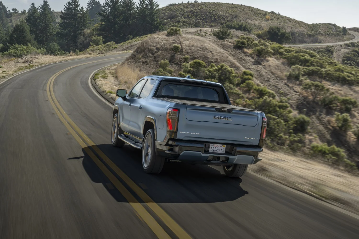 GMC Sierra EV GMC Sierra EV Crew Cab thumbnail 5