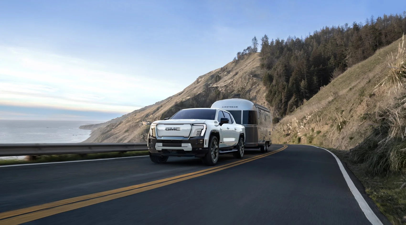 GMC Sierra EV GMC Sierra EV Crew Cab thumbnail 7