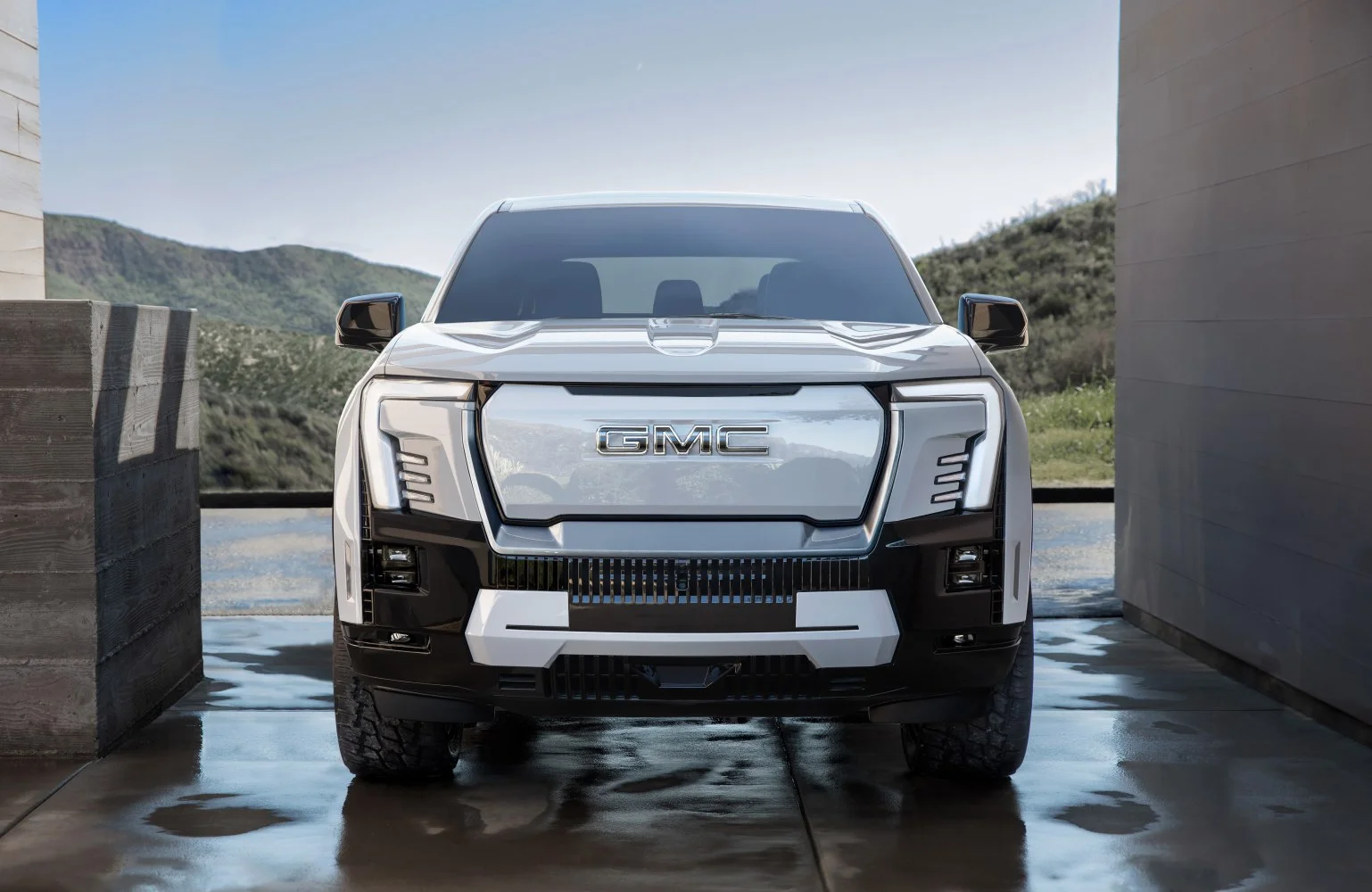 GMC Sierra EV GMC Sierra EV Crew Cab thumbnail 9