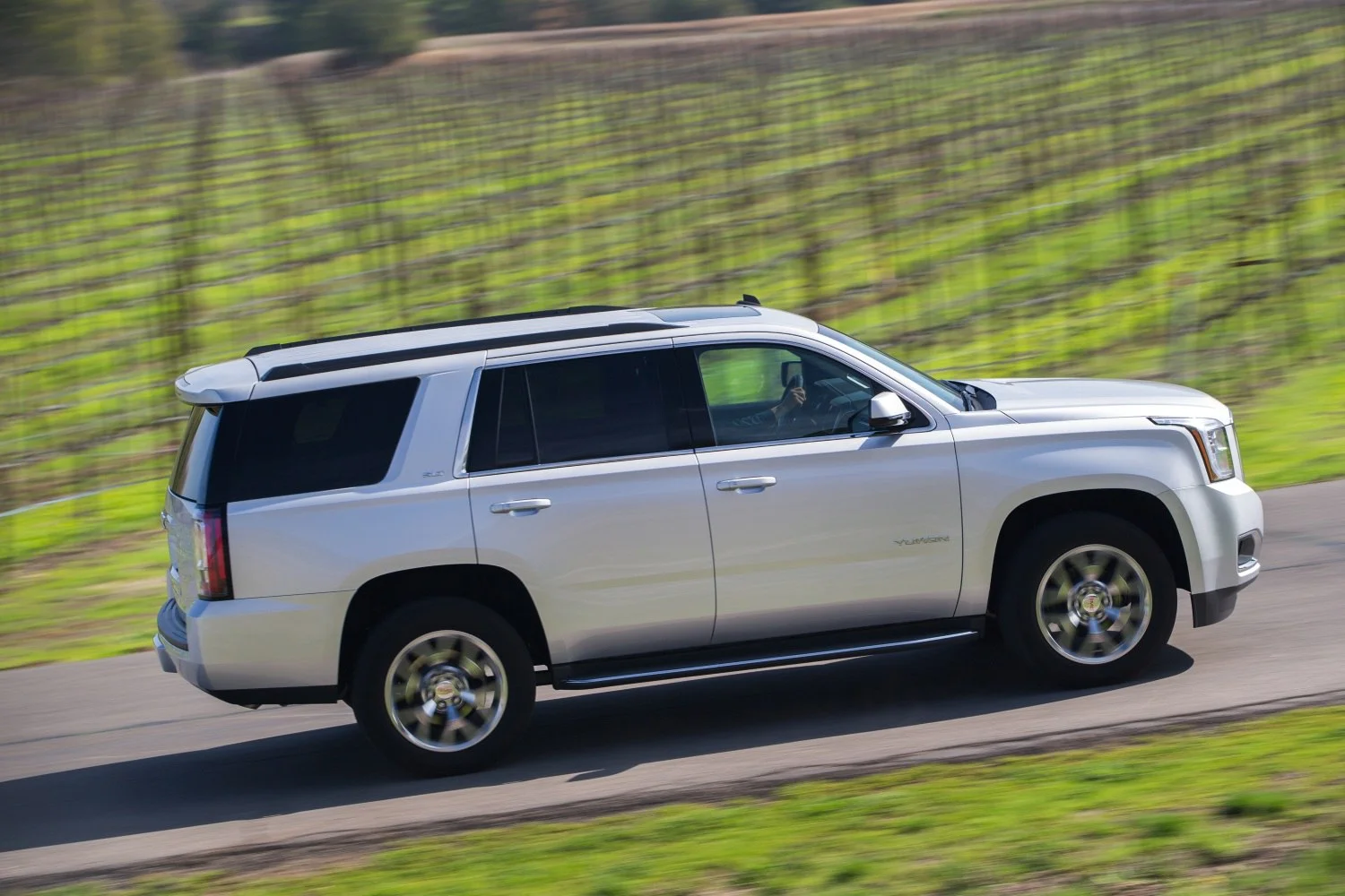 GMC Yukon 5.3 EcoTec3 V8 (355 Hp) 4WD Automatic2014 - 2019 thumbnail 2