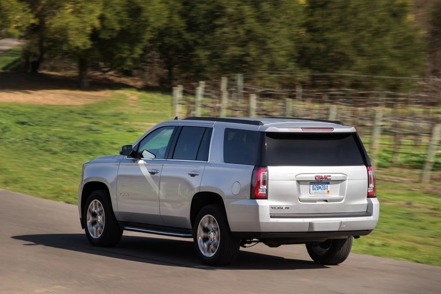 GMC Yukon 5.3 EcoTec3 V8 (355 Hp) 4WD Automatic2014 - 2019 thumbnail 3