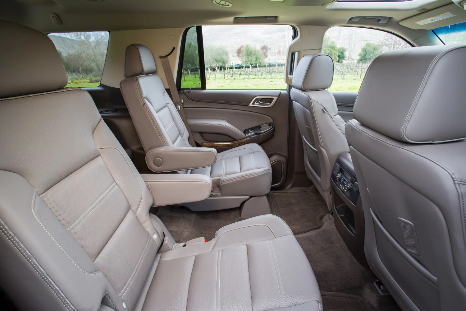 GMC Yukon 5.3 EcoTec3 V8 (355 Hp) 4WD Automatic2014 - 2019 thumbnail 6