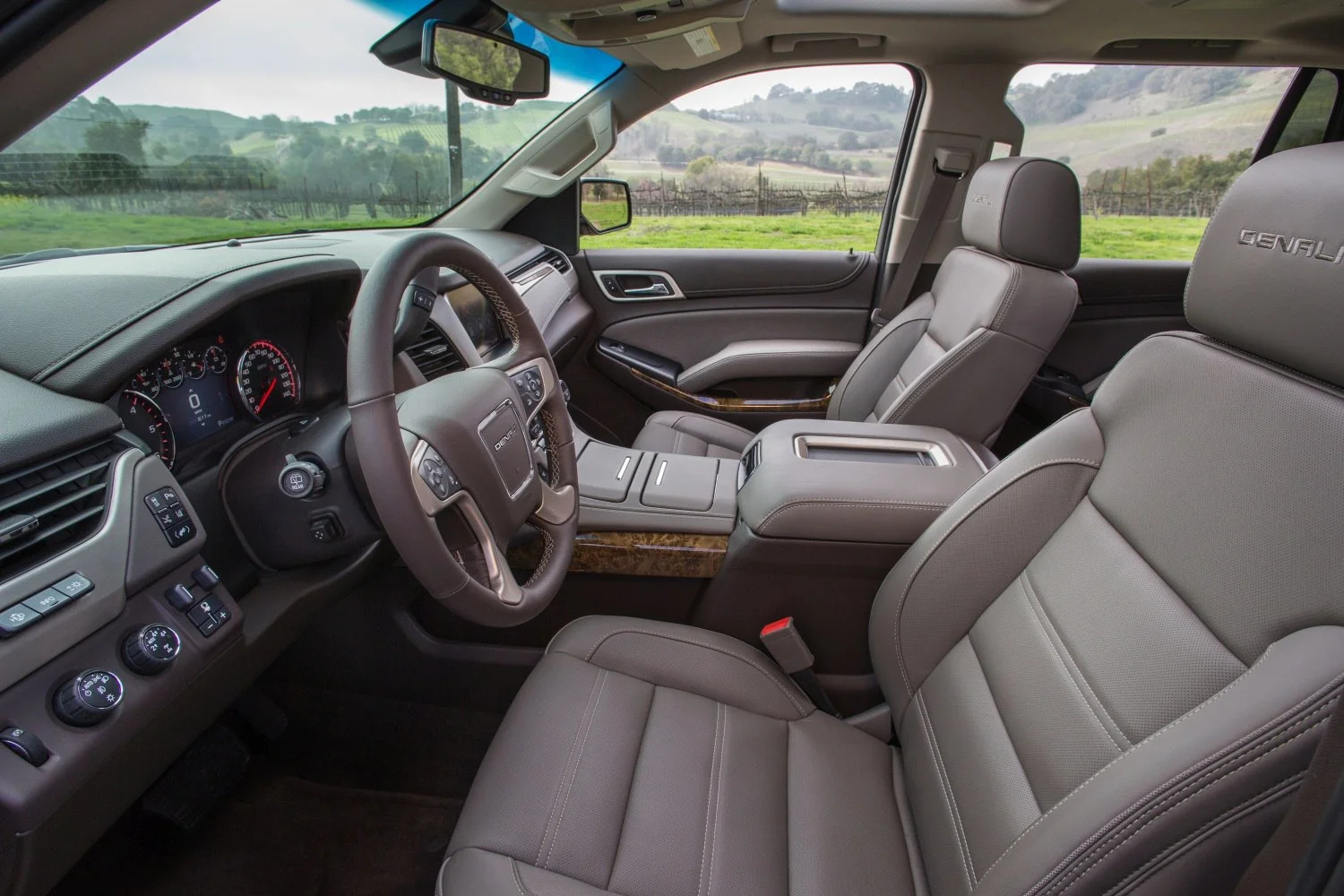 GMC Yukon 5.3 EcoTec3 V8 (355 Hp) 4WD Automatic2014 - 2019 thumbnail 9