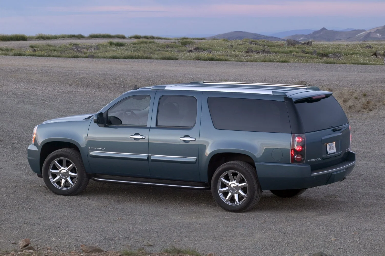GMC Yukon 2500 6.0 VVT V8 16V (352 Hp) 4WD Automatic2007 - 2009 thumbnail 2