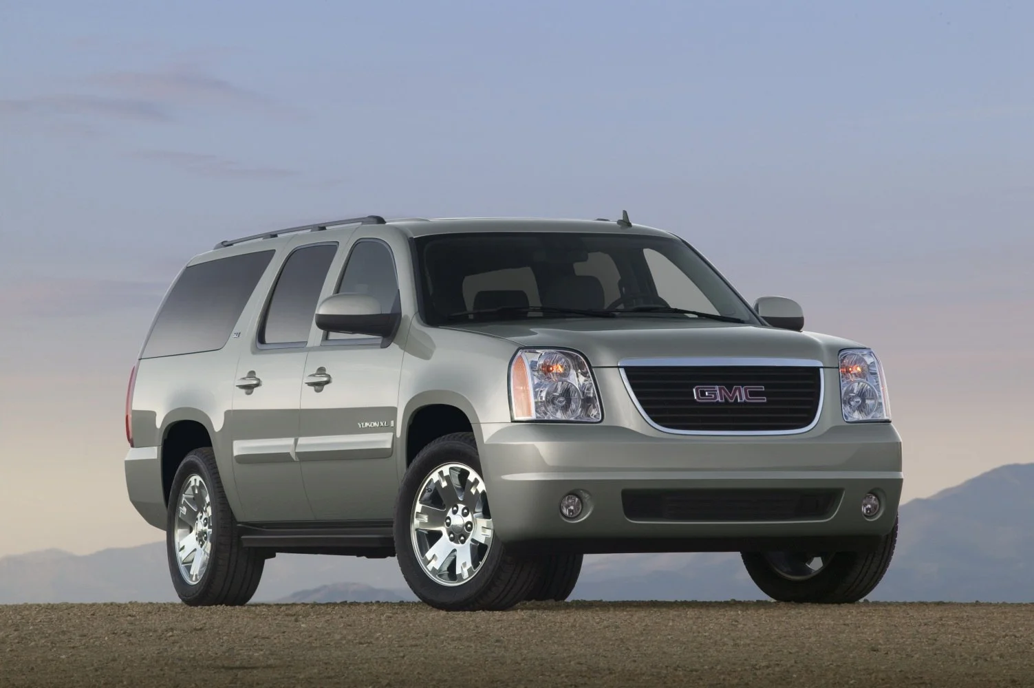 GMC Yukon 2500 6.0 VVT V8 16V (352 Hp) 4WD Automatic2007 - 2009 thumbnail 3