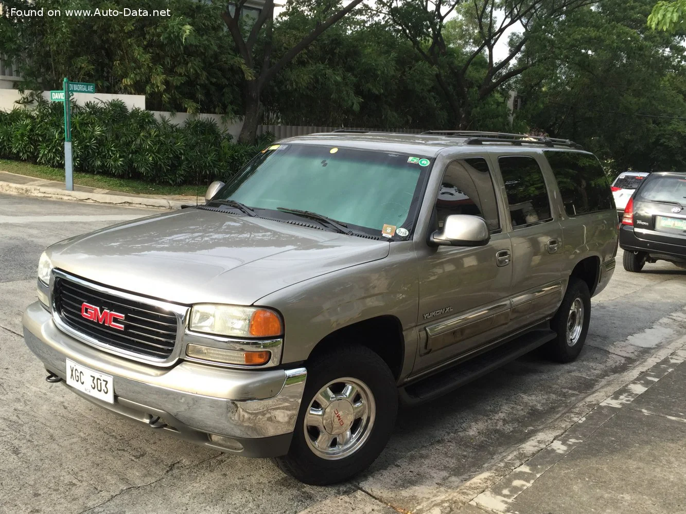 GMC Yukon GMC Yukon XL II (GMT800)