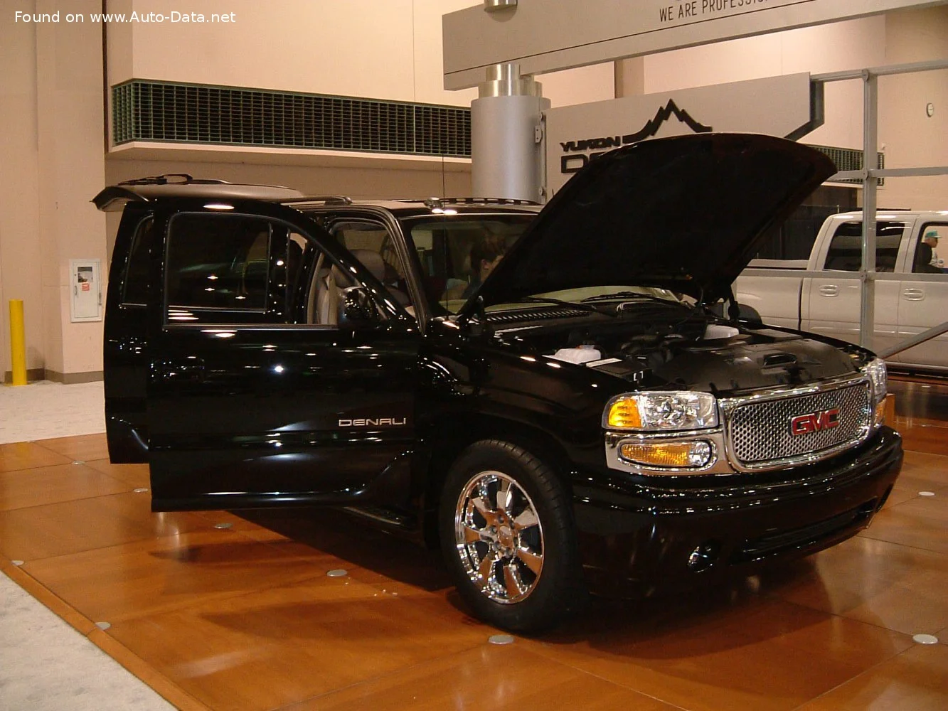 GMC Yukon 1500 5.3 V8 (285 Hp) 4WD Automatic2000 - 2006 thumbnail 9