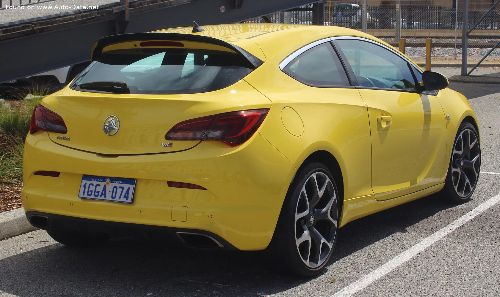 Holden Astra GTC 1.6 (170 Hp) Automatic2015 - 2016 thumbnail 6