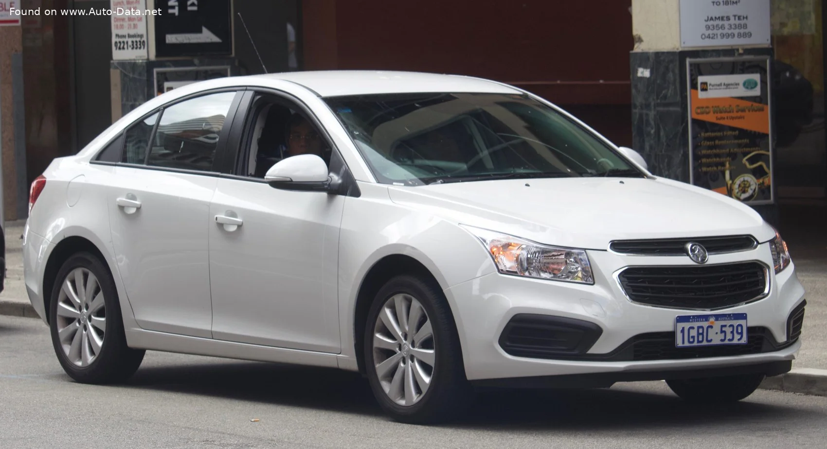 Holden Cruze Holden Cruze Sedan (JH, facelift 2015)