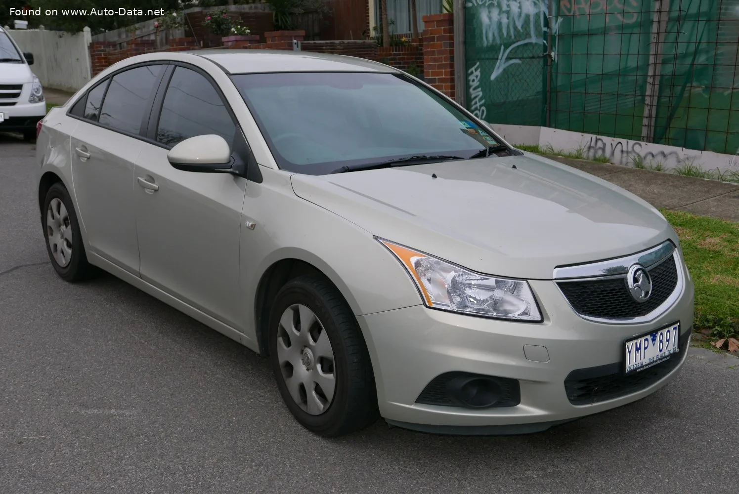 Holden Cruze Holden Cruze Sedan (JH)
