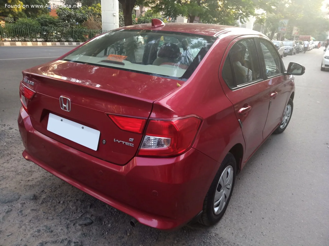 Honda Amaze 1.2 i-VTEC (90 Hp)2018 - 2021 thumbnail 2