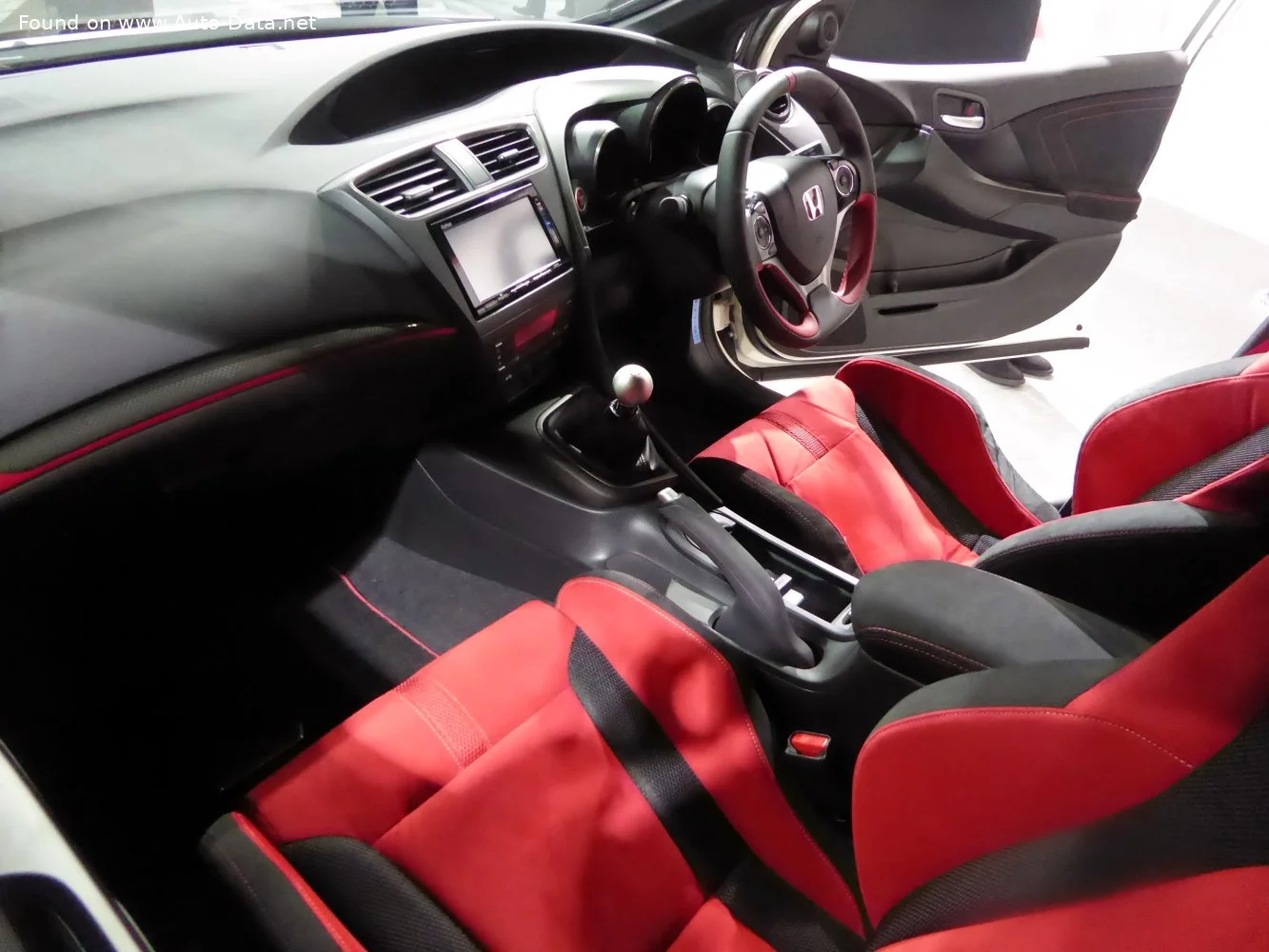 Honda Civic Type R 2.0 (310 Hp)2015 - 2017 thumbnail 5