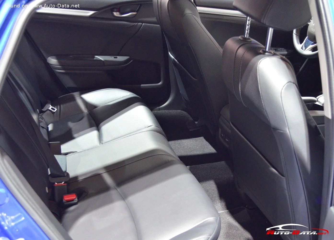 Honda Civic 1.0 VTEC (126 Hp)2018 - 2019 thumbnail 12
