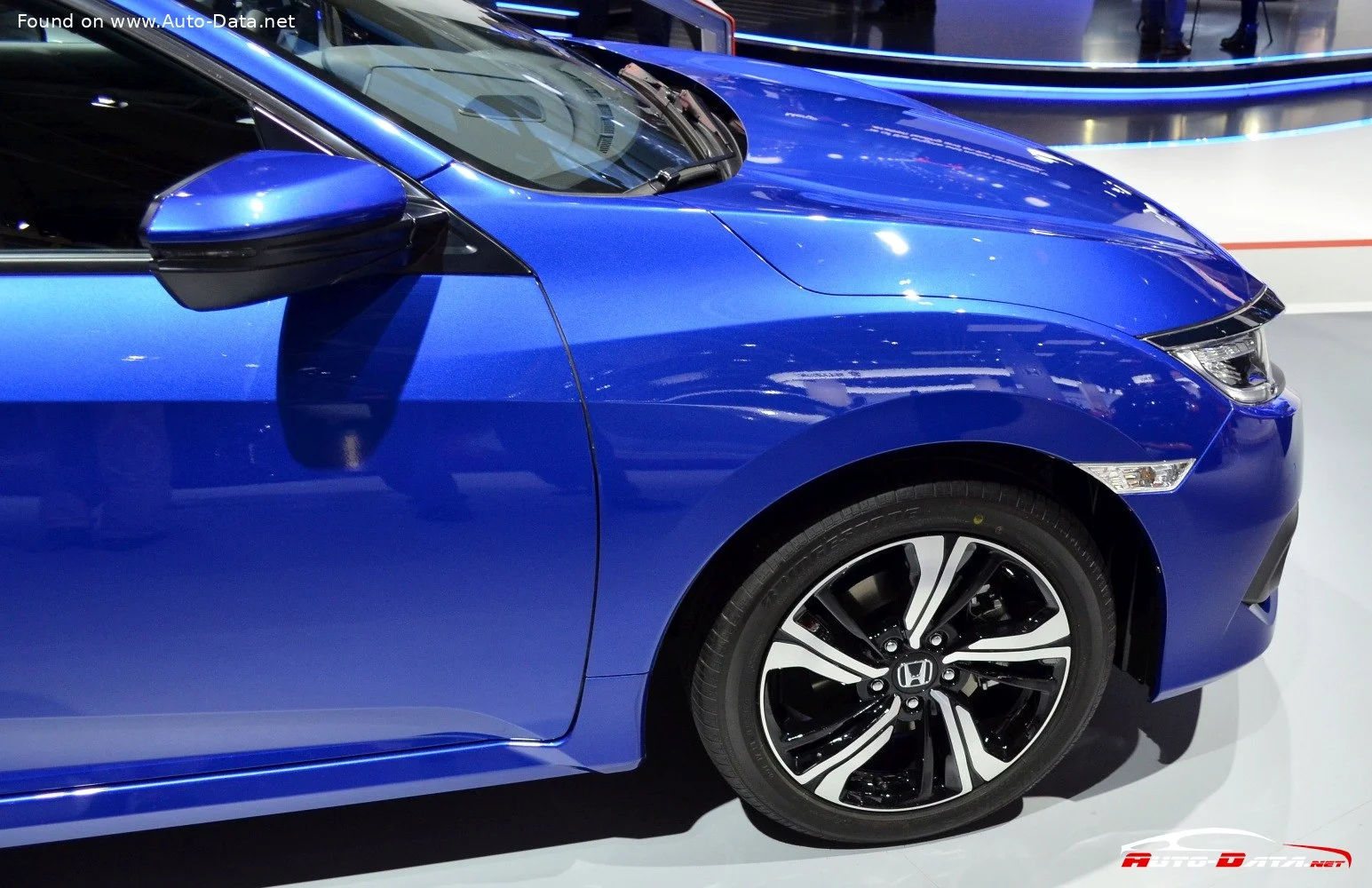 Honda Civic 1.0 VTEC (126 Hp)2018 - 2019 thumbnail 5