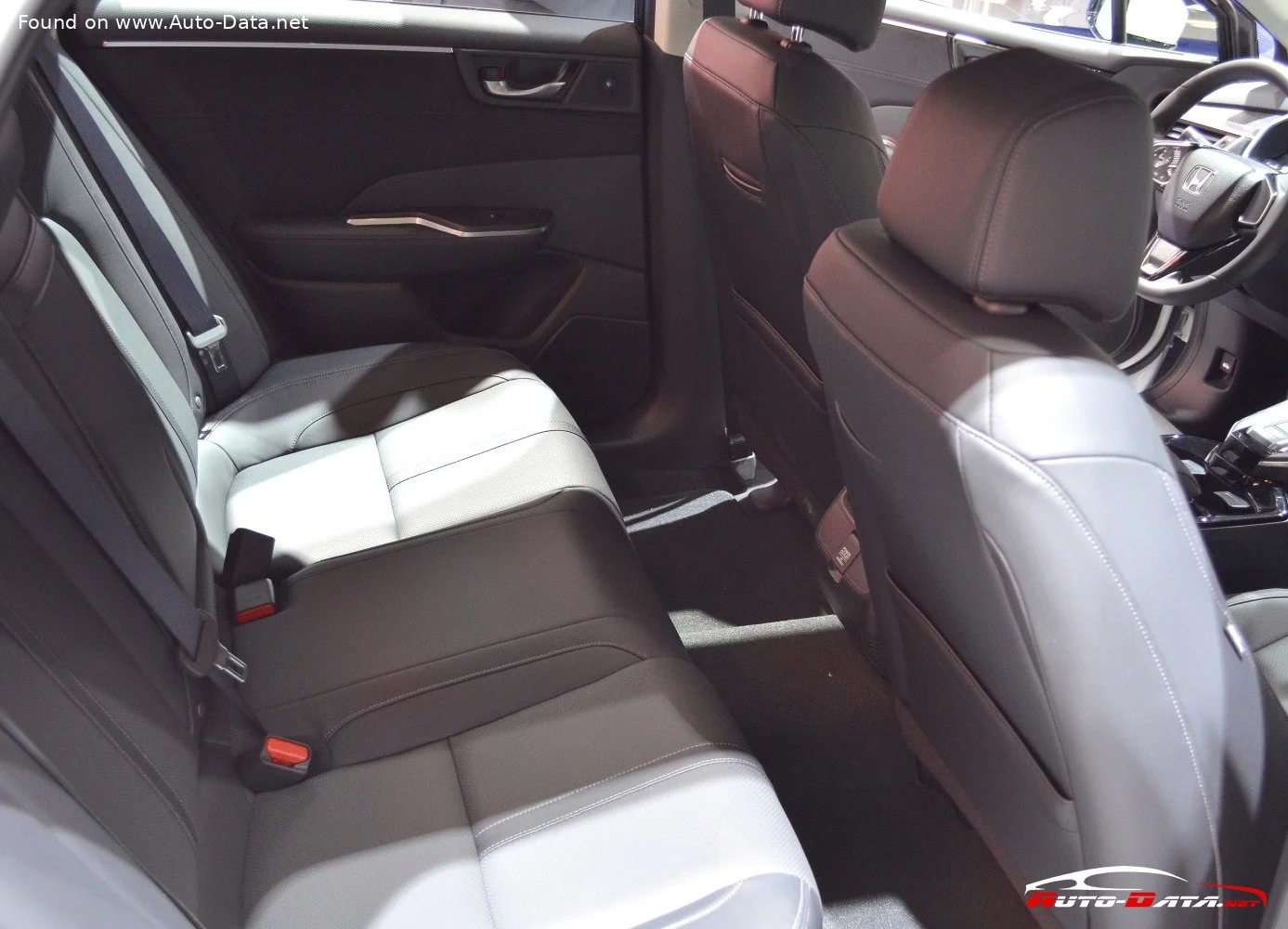 Honda Clarity 1.5 (212 Hp) Plug-in Hybrid e-CVT2017 - 2021 thumbnail 11