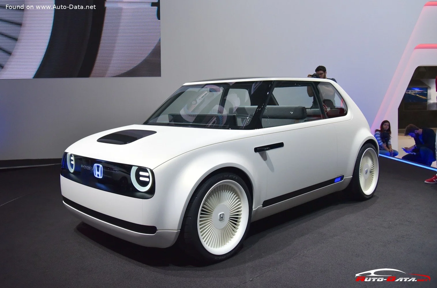 Honda EV Honda Urban EV Concept thumbnail 2