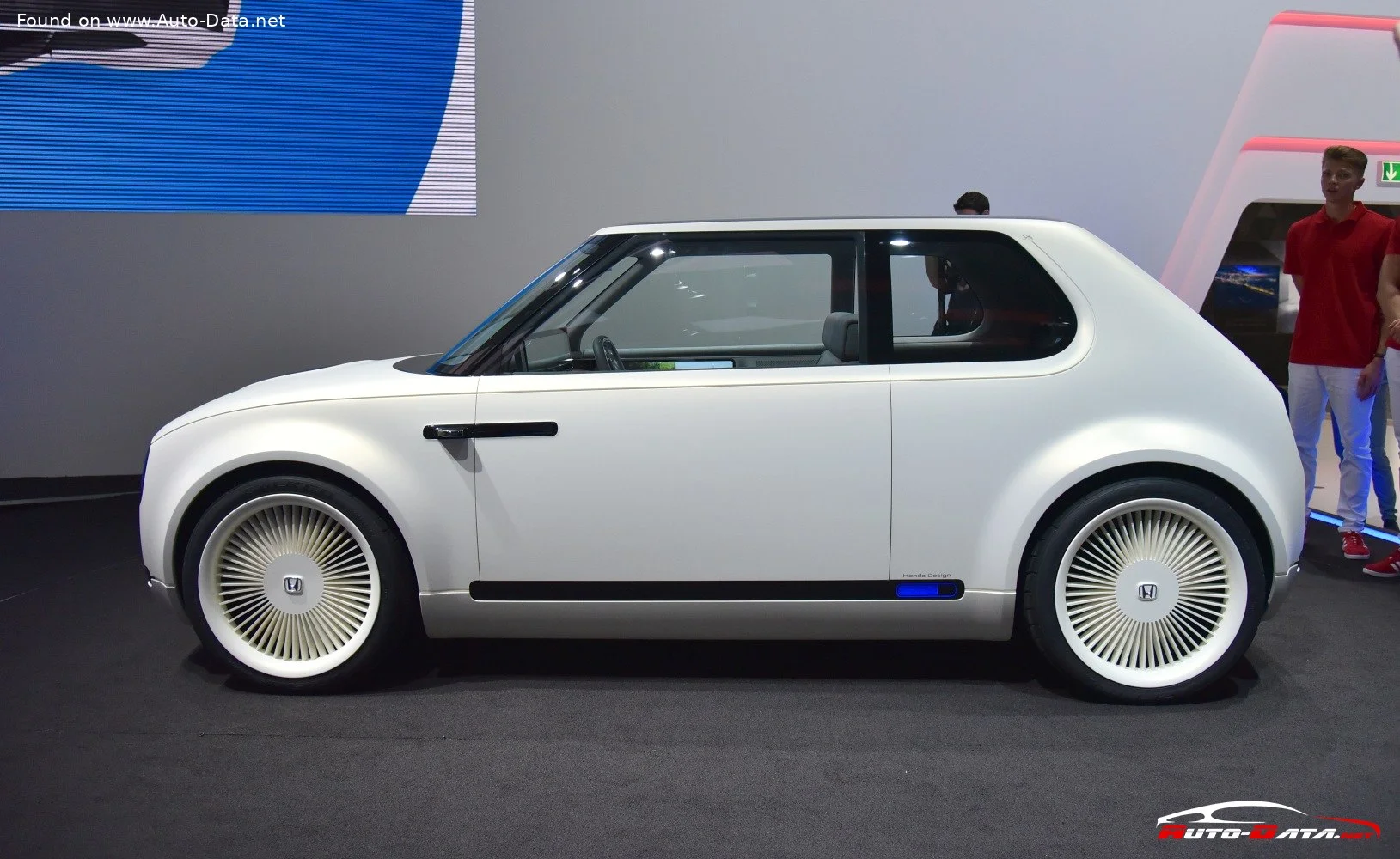 Honda EV Honda Urban EV Concept thumbnail 12