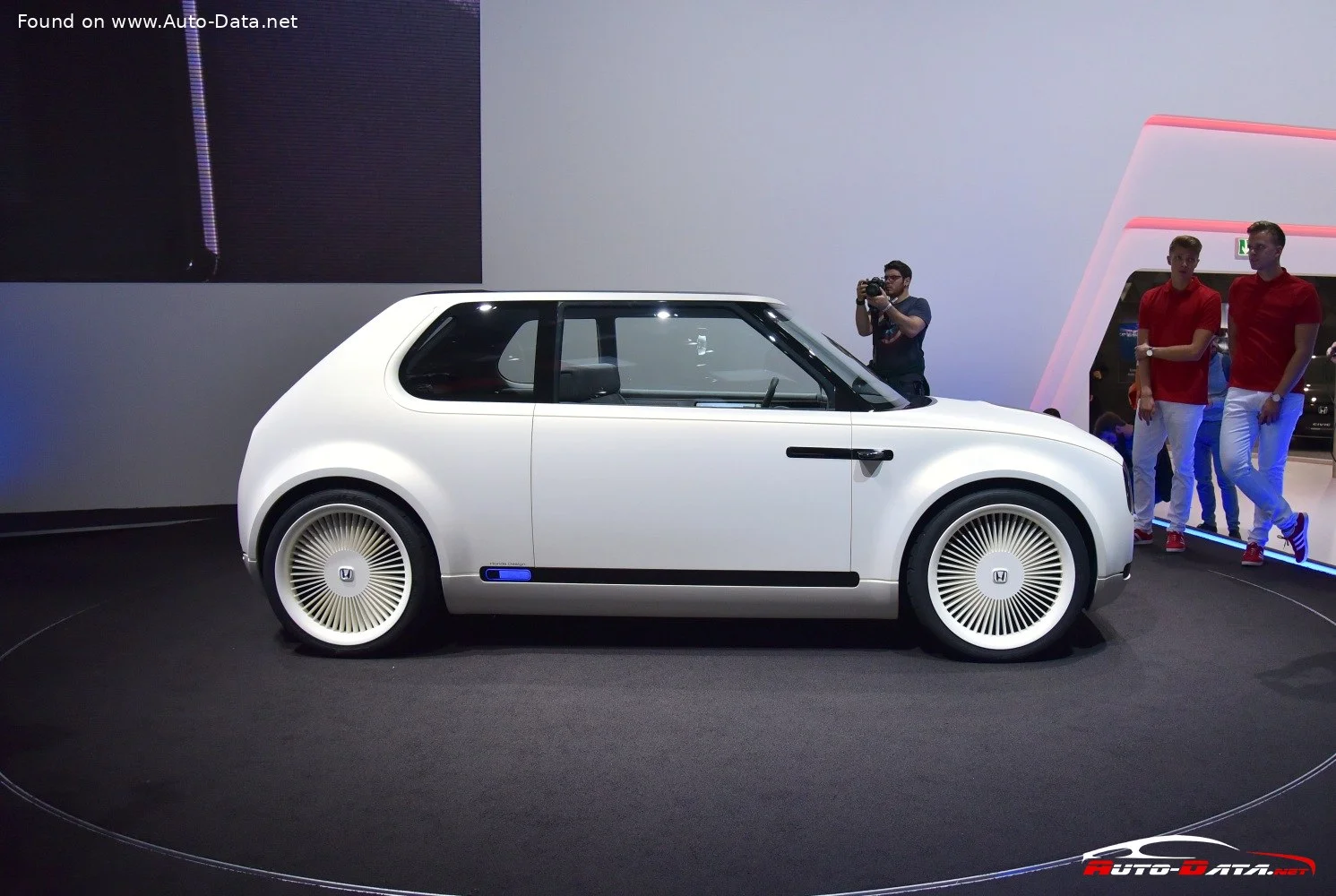 Honda EV Honda Urban EV Concept thumbnail 3